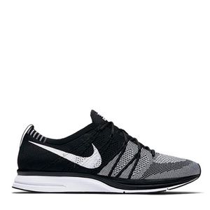 nike flyknit trainer black and white
